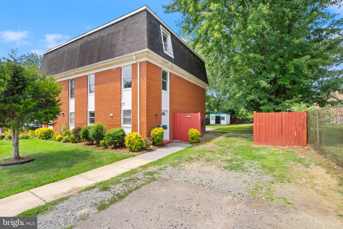 109 Mayfair Drive NE