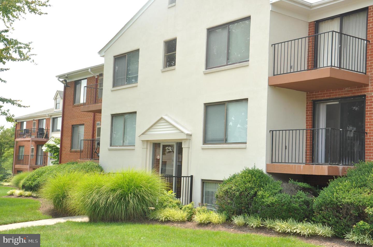 125 Clubhouse Drive SW #6