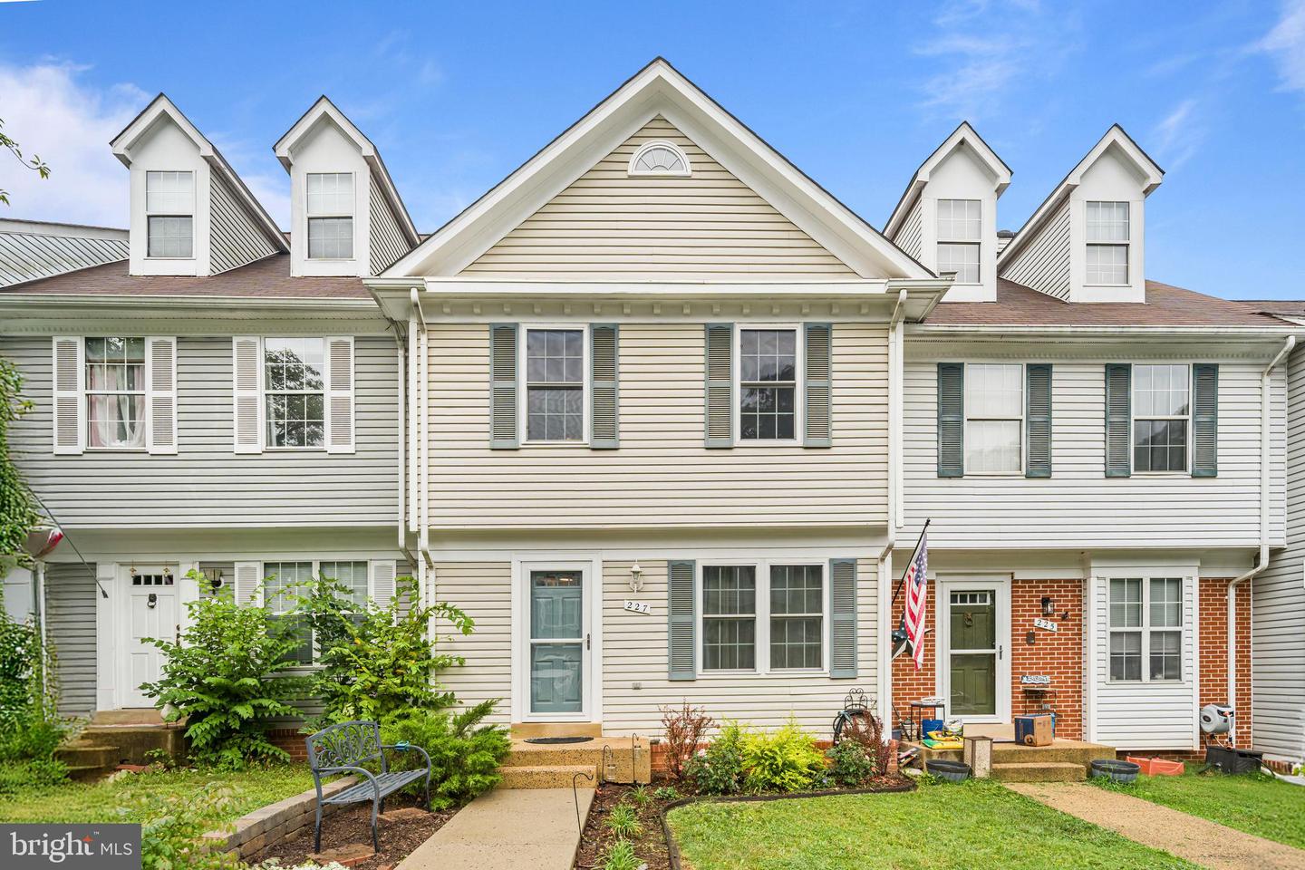 227 Finchingfield Court