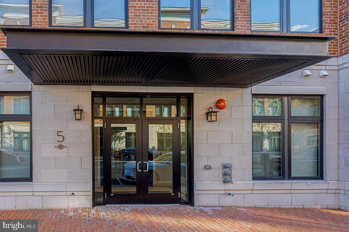 5 Stationmaster Street SE #200