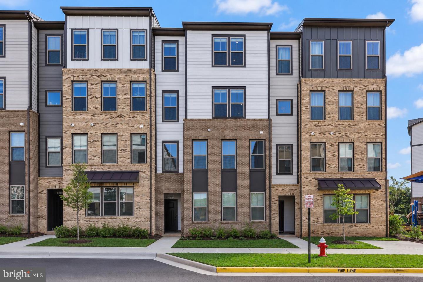 20912 Bluebird Square
