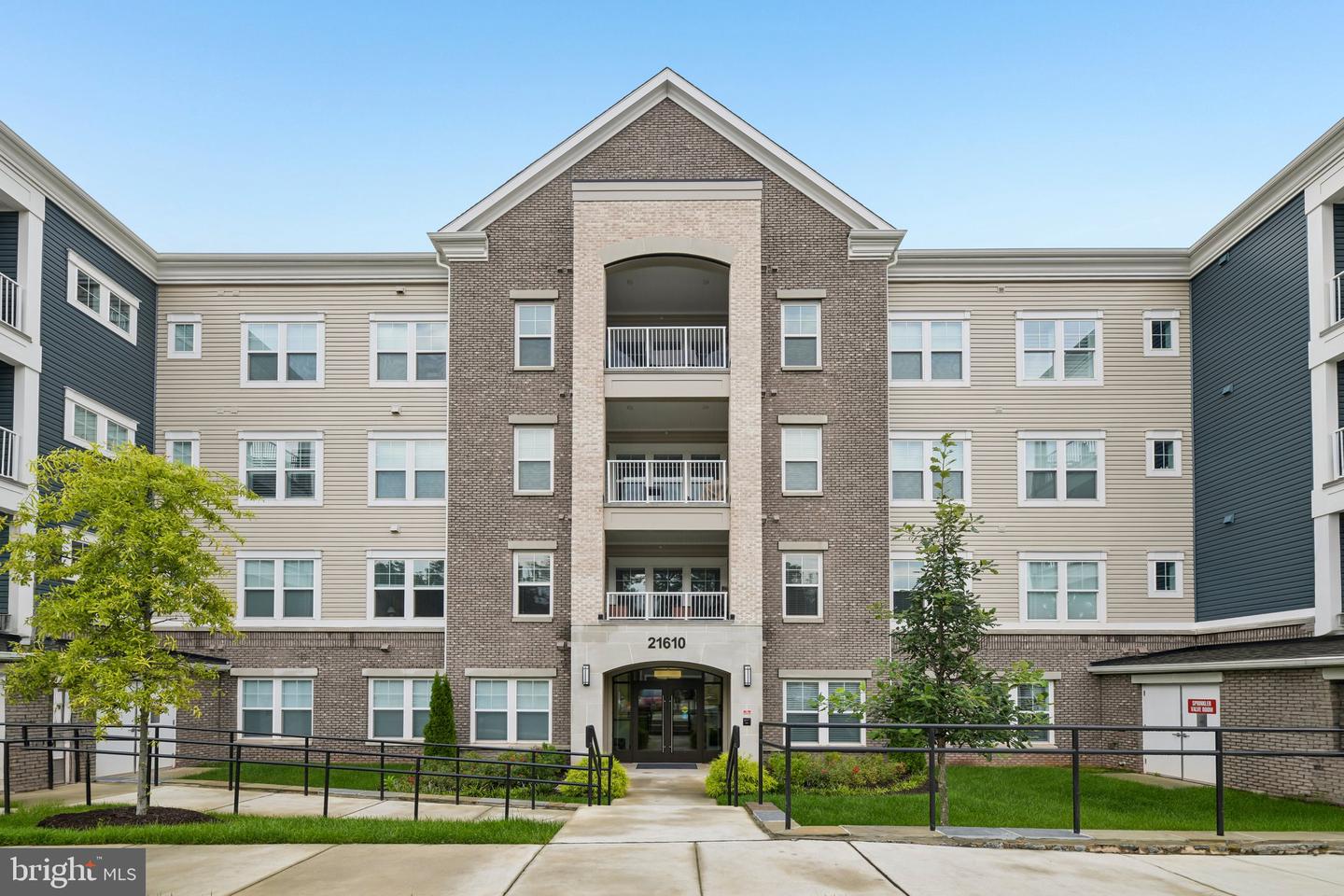 21610 Hawksbill High Circle #102