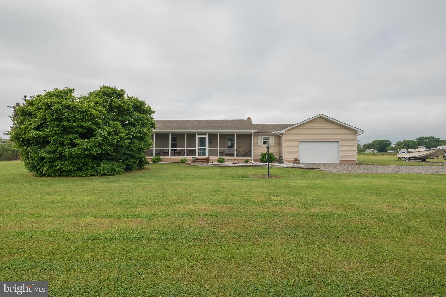 6061 Morattico Road, Lancaster