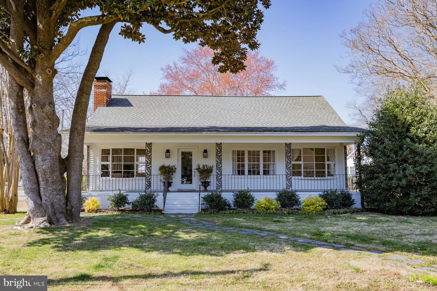 62 Cedardale Lane, Irvington
