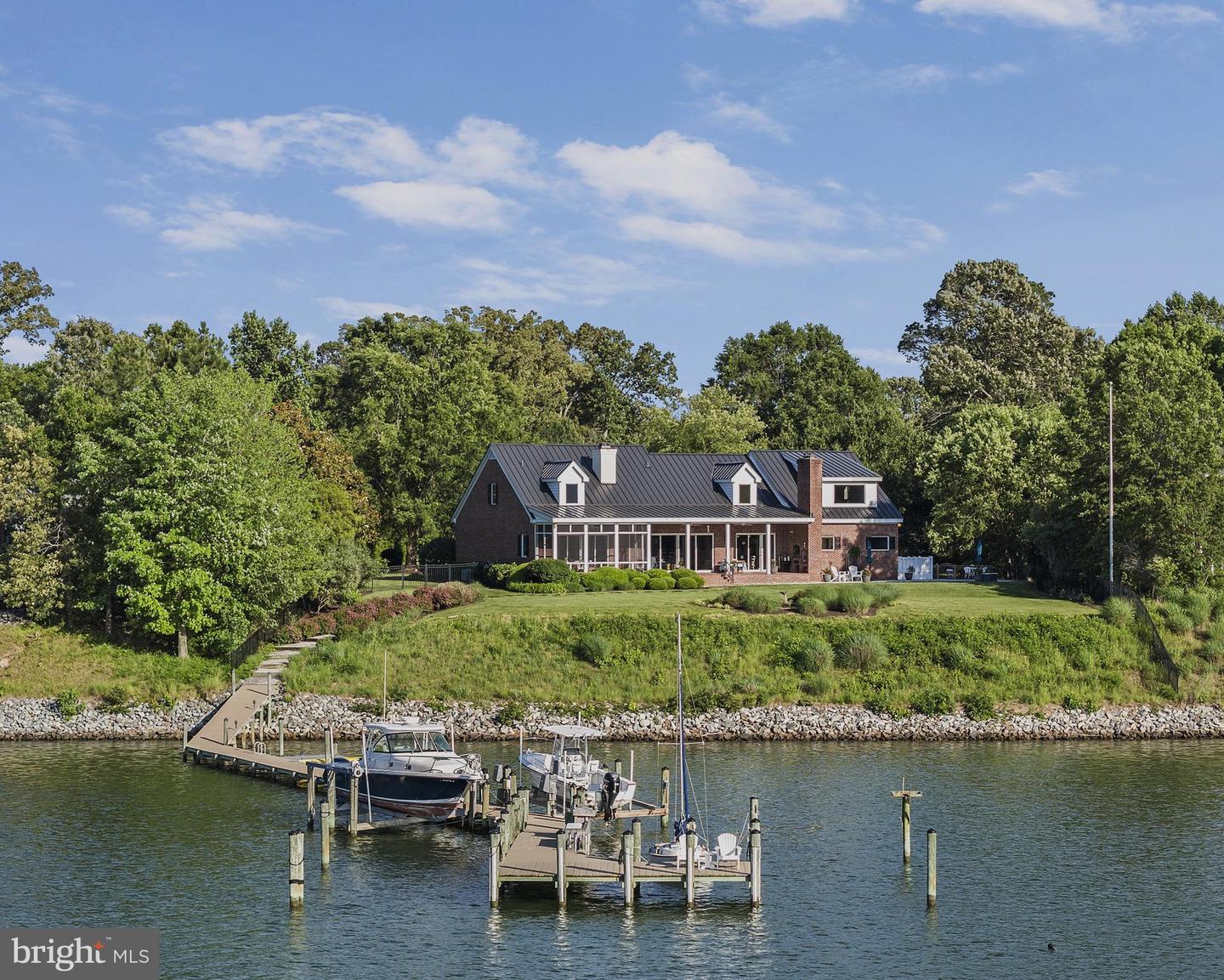 125 Oyster Point, White Stone