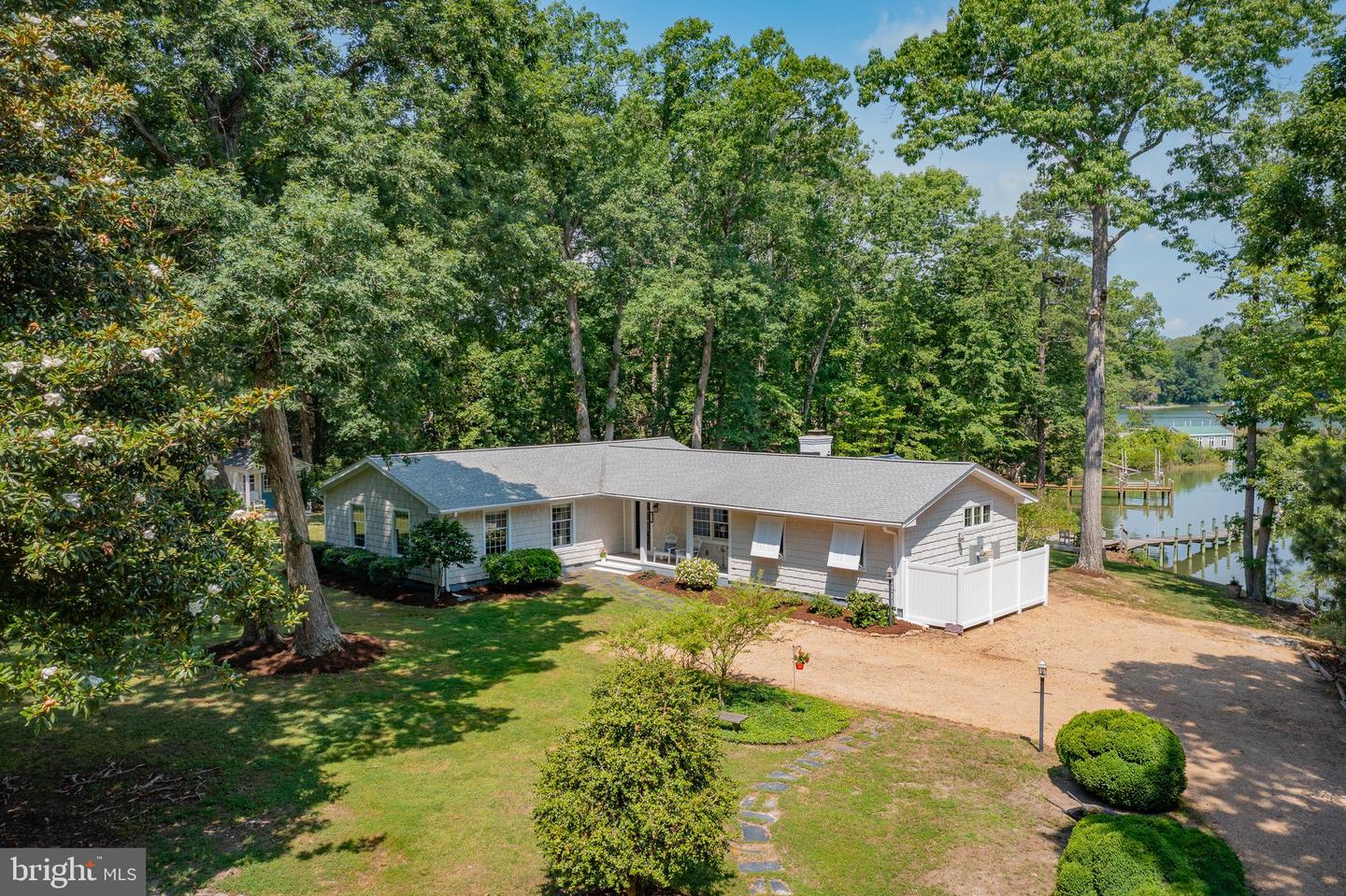 96 Larkspur Lane, Weems