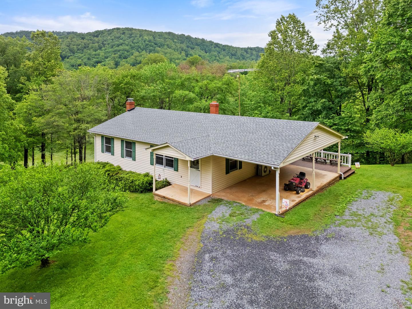 247 Rocky Hill Lane, Reva