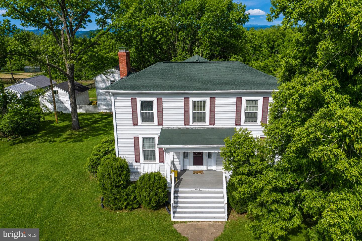 319 N Main St