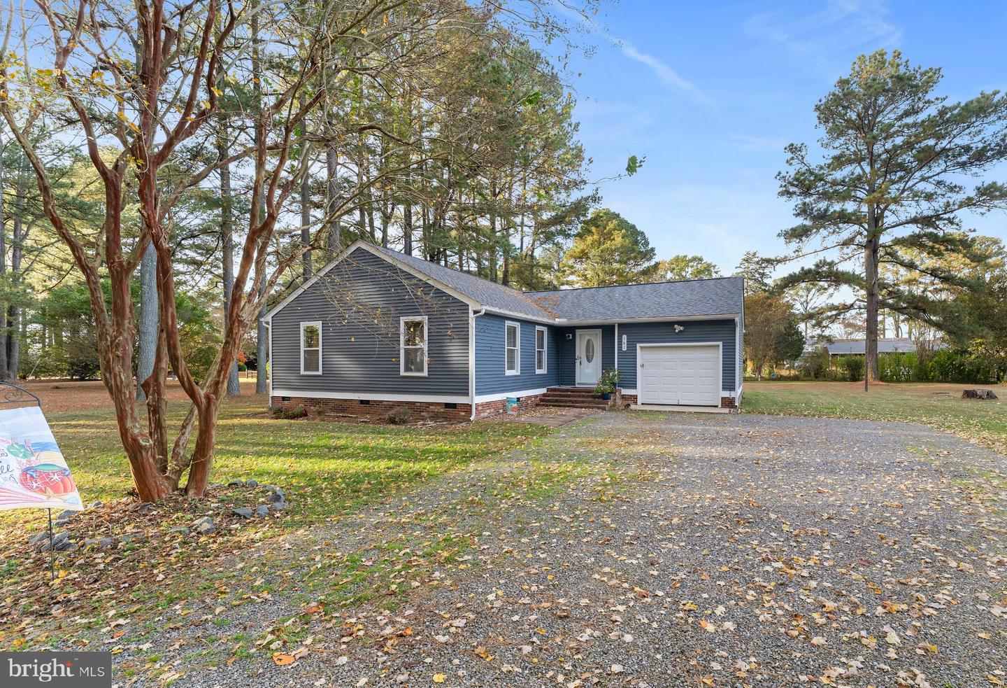 387 N Shore Circle, North
