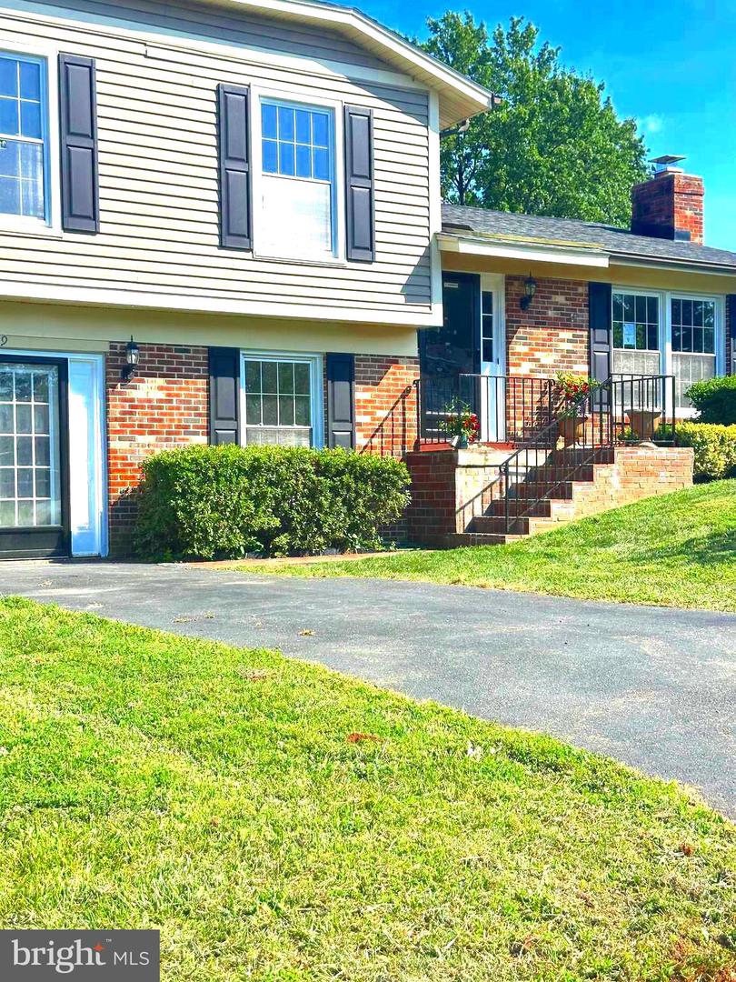 8959 Rolling Road, Manassas