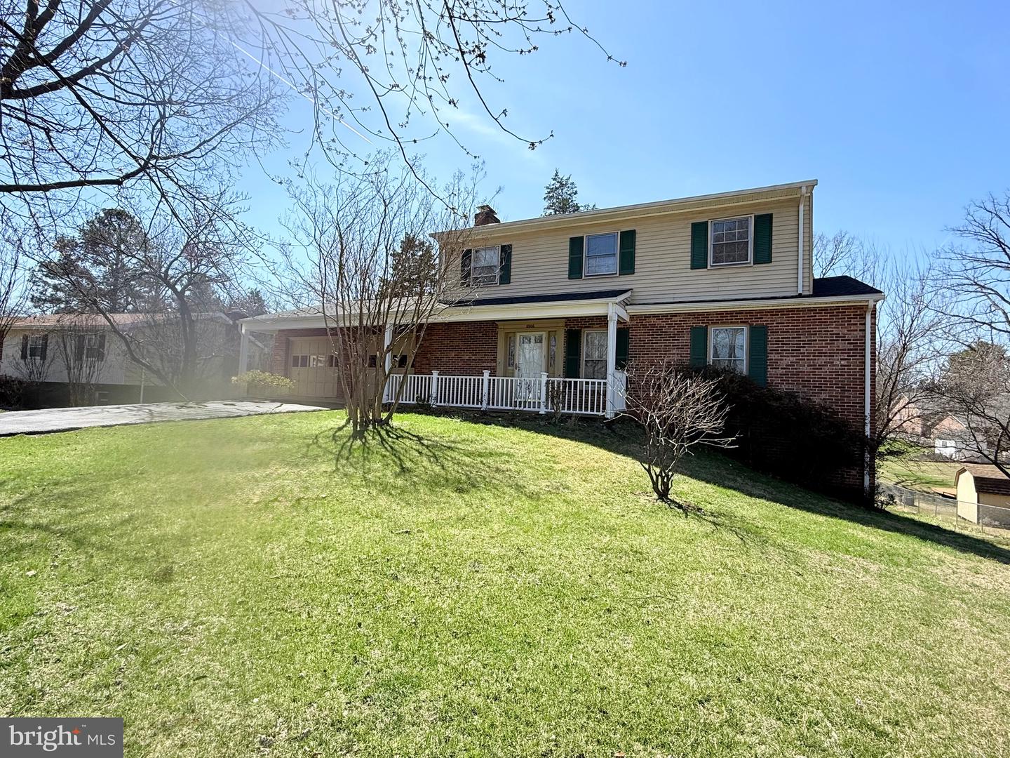 8906 Weir Street, Manassas