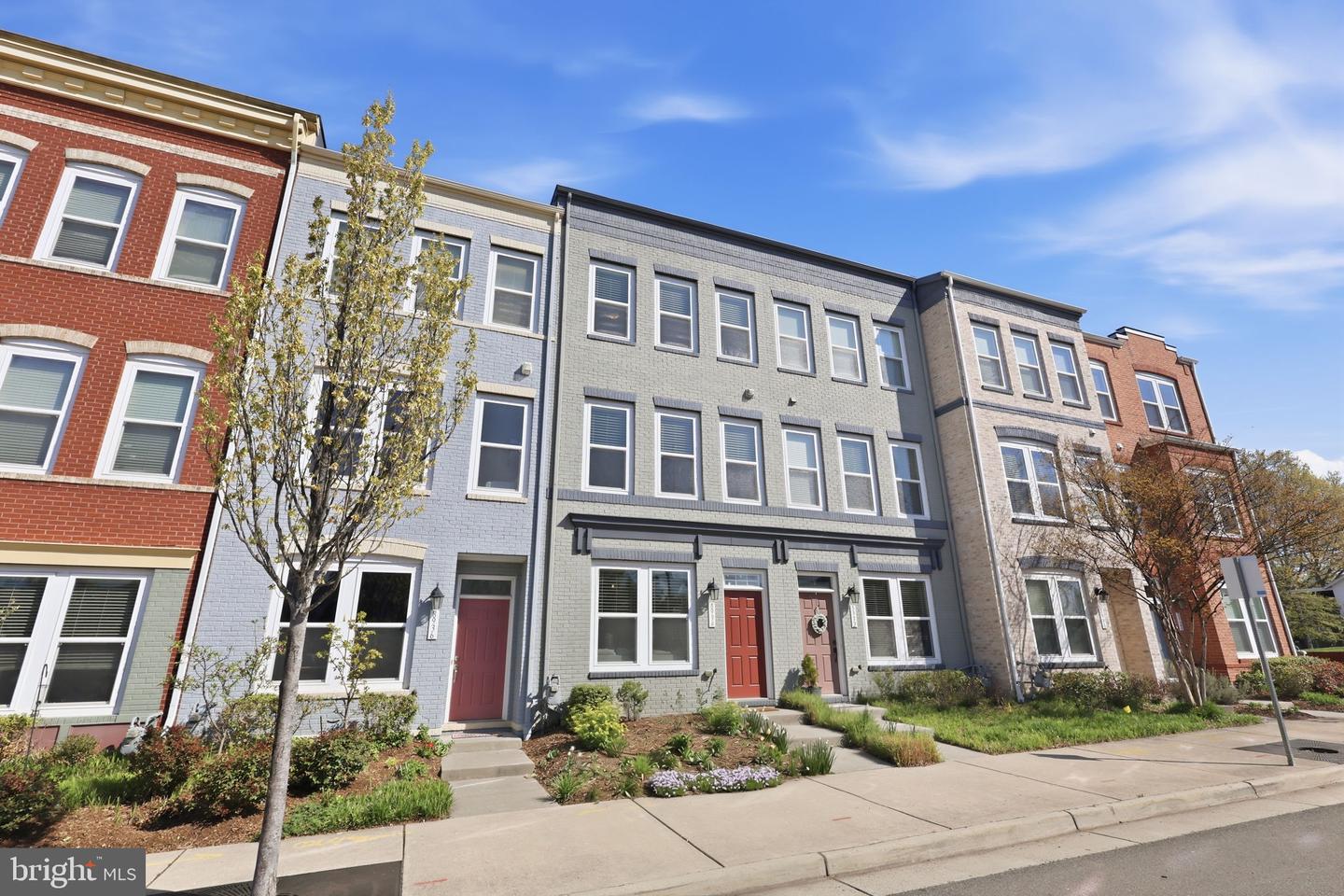 8934 Center Street, Manassas