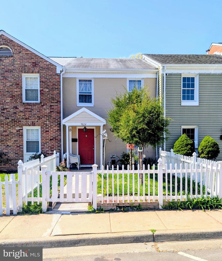 9824 Town Lane