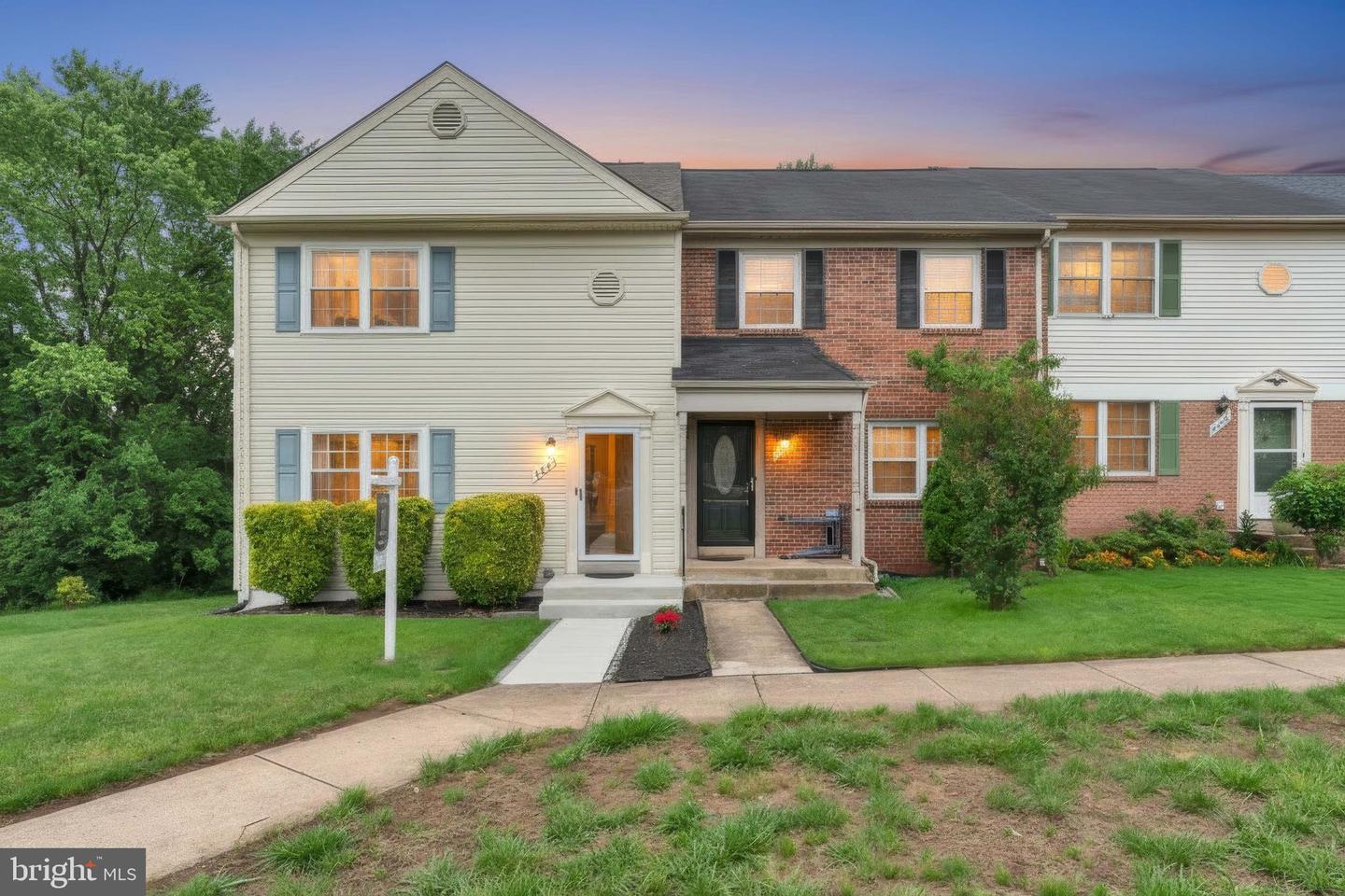 8683 Point Of Woods Drive, Manassas