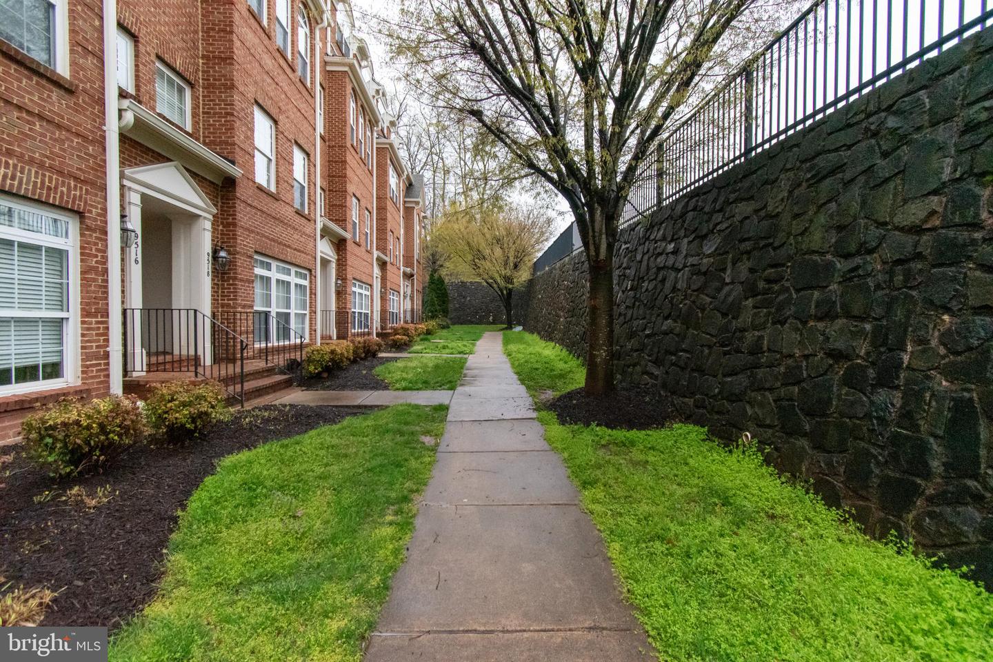 9514 Walker Way #28, Manassas Park