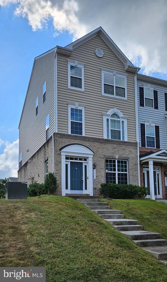 9010 Belo Gate Drive, Manassas Park