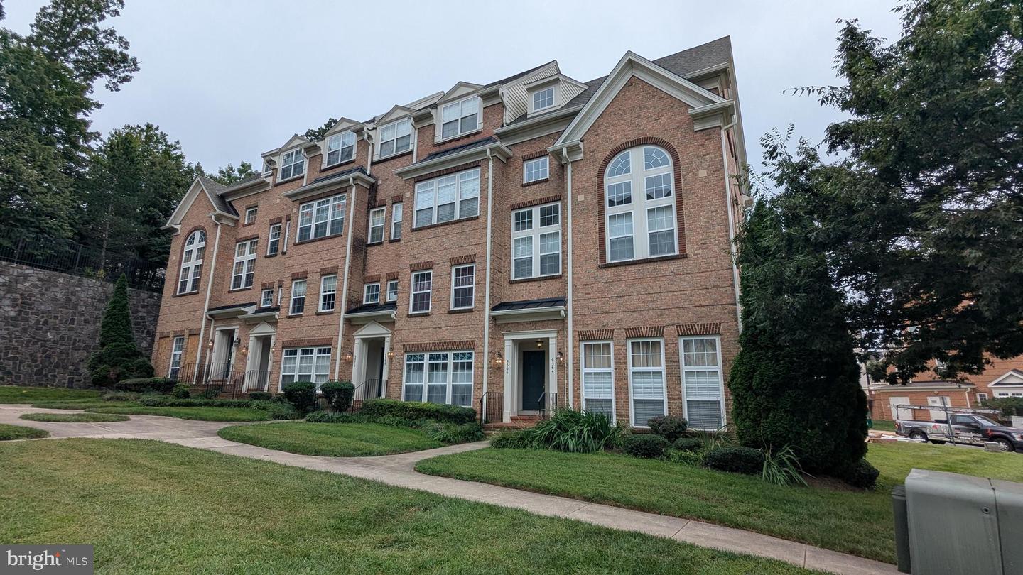 9566 Walker Way, Manassas Park