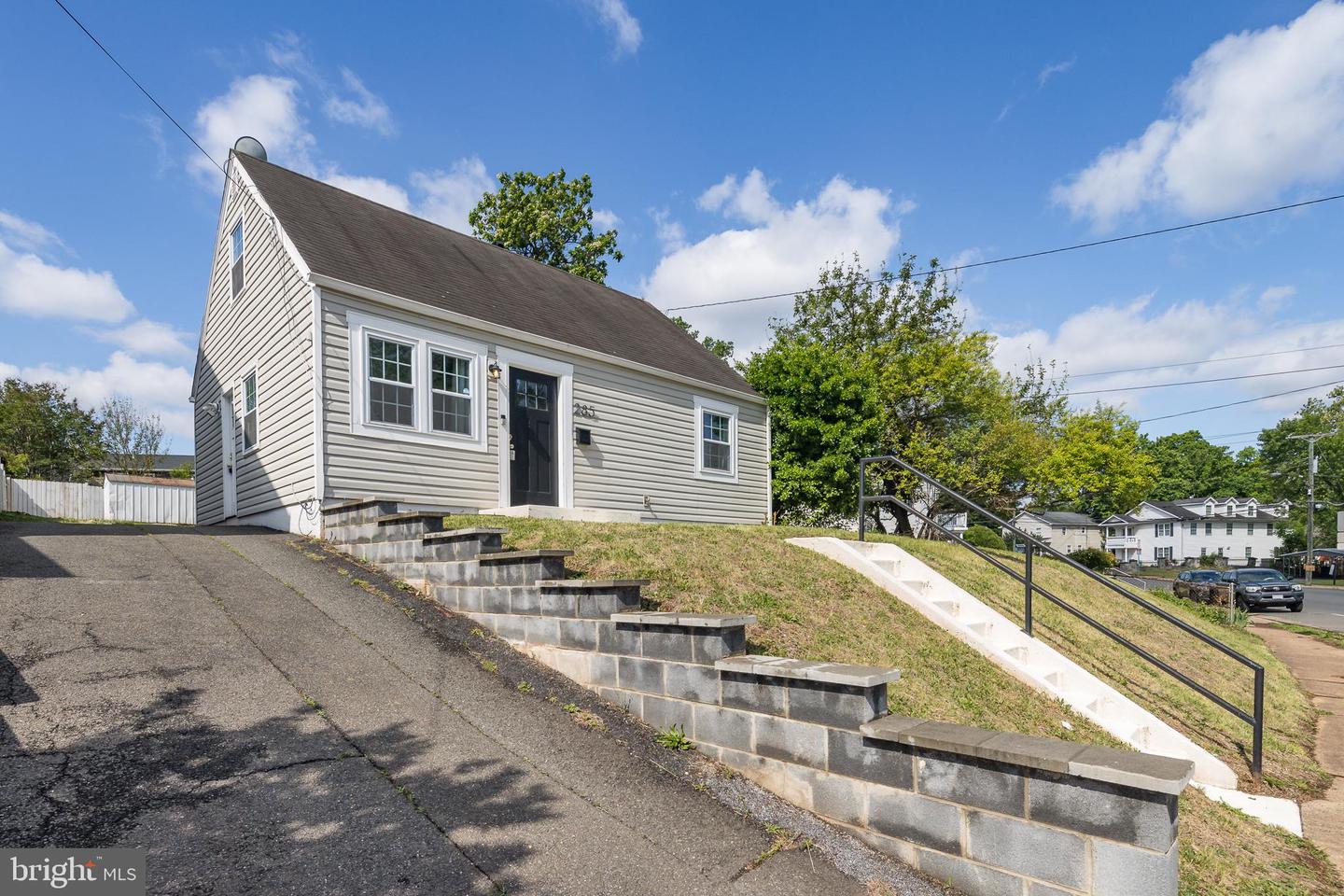 285 Manassas Drive, Manassas Park
