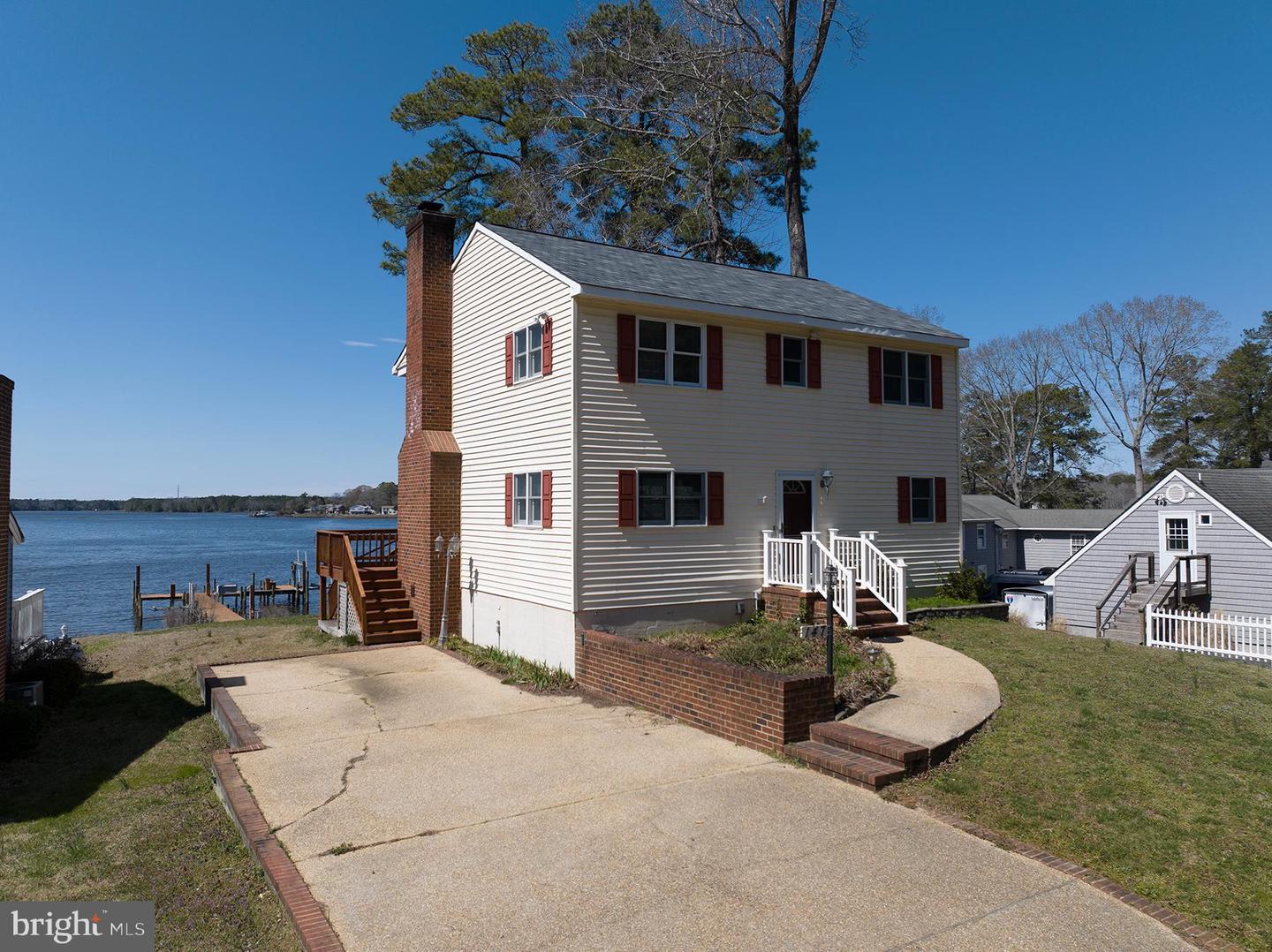 147 Beach Drive, Hartfield