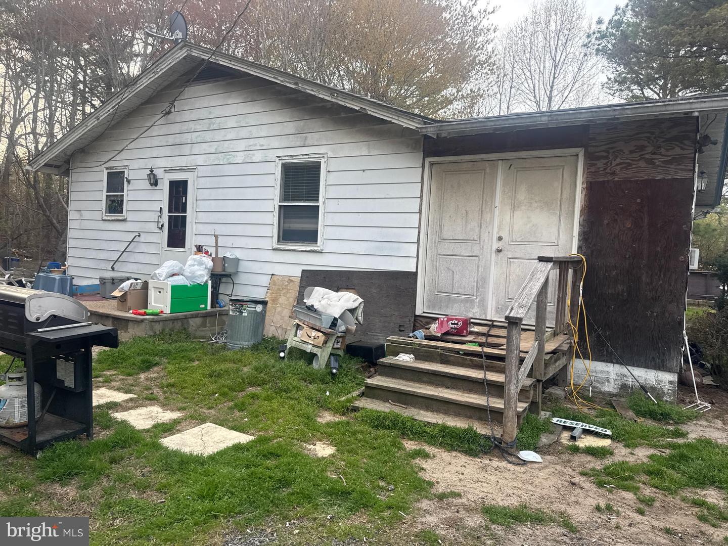 1059 Regent Rd