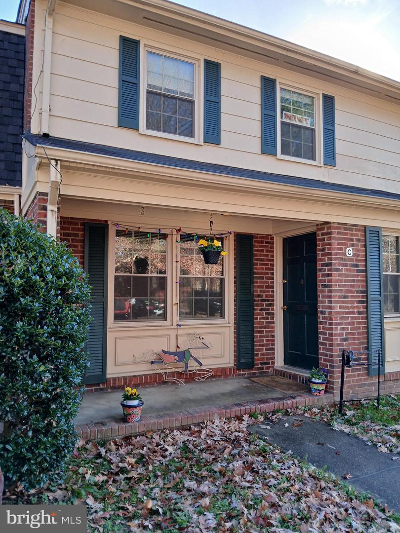 385 Circuit Lane #c, Newport News