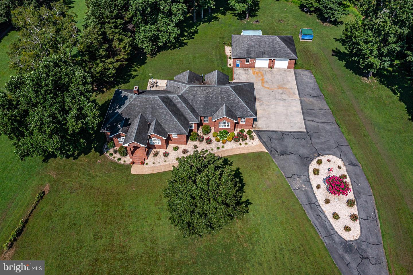 813 Coan Harbour Drive, Lottsburg