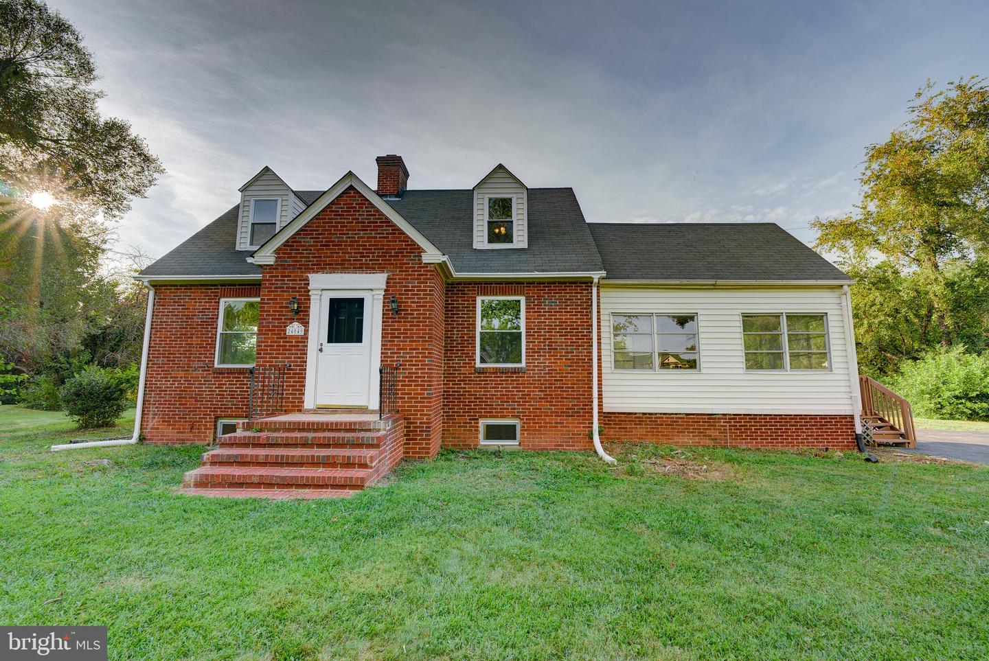 24049 Village Road, Unionville