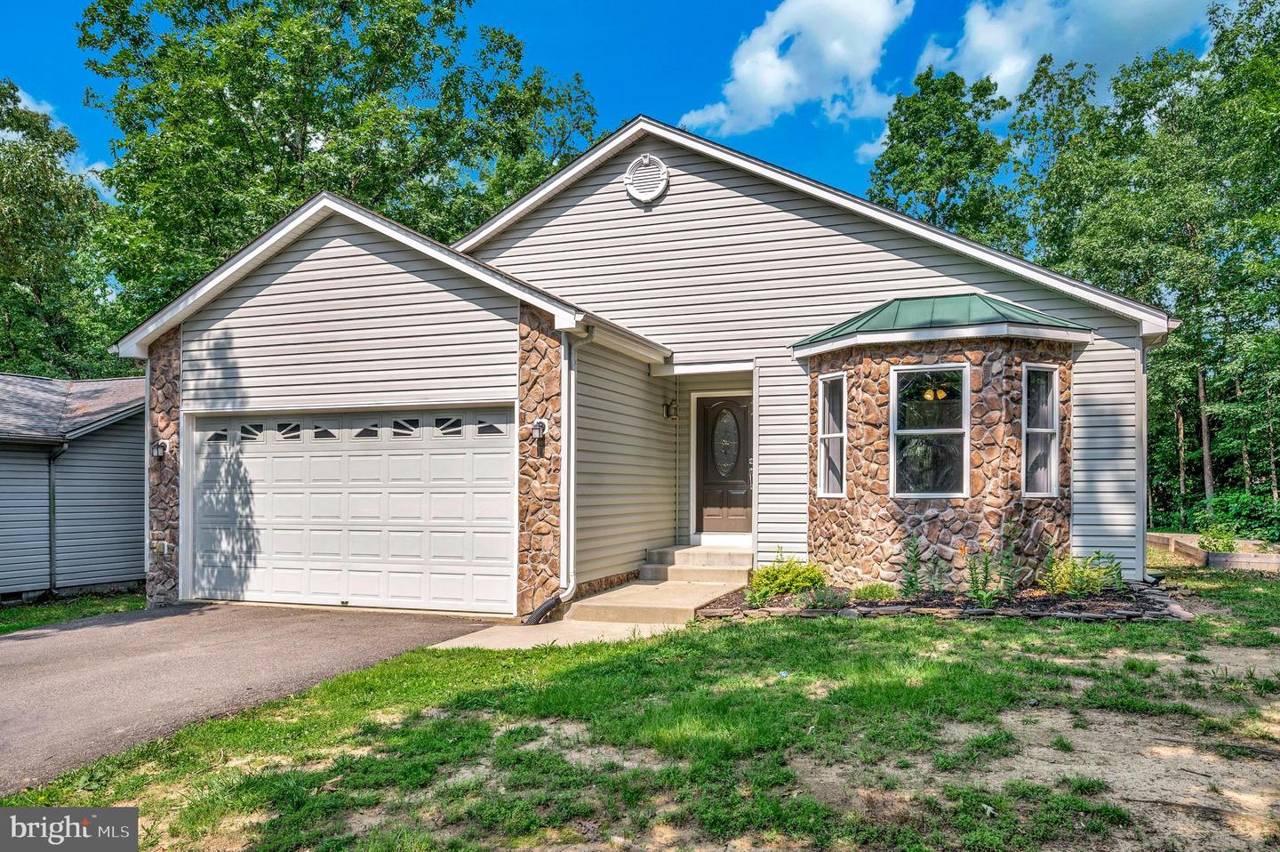 614 Yorktown Boulevard, Locust Grove