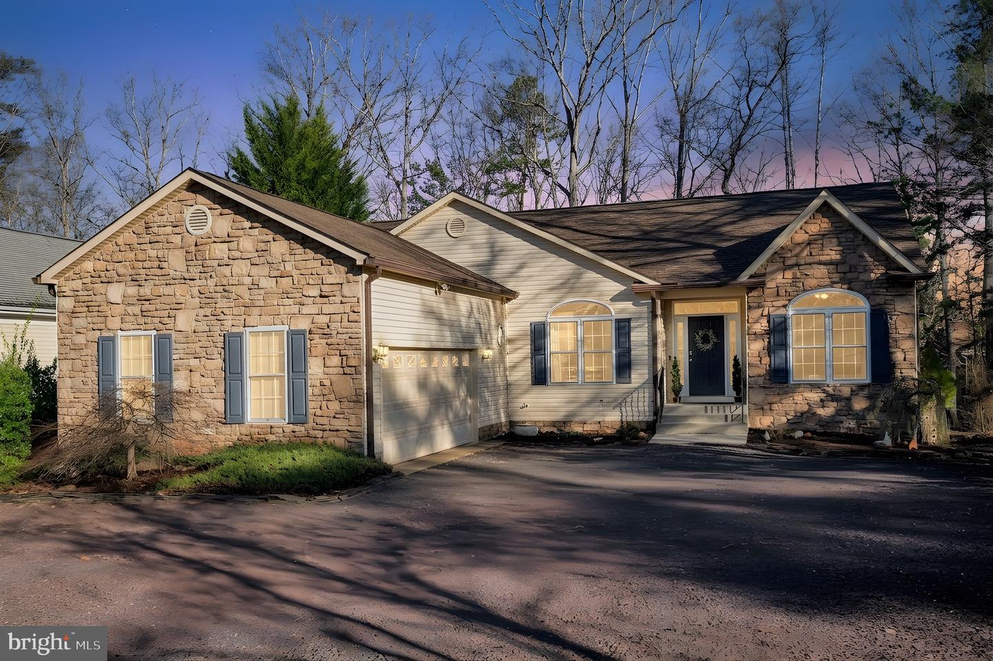 101 Oak Court, Locust Grove