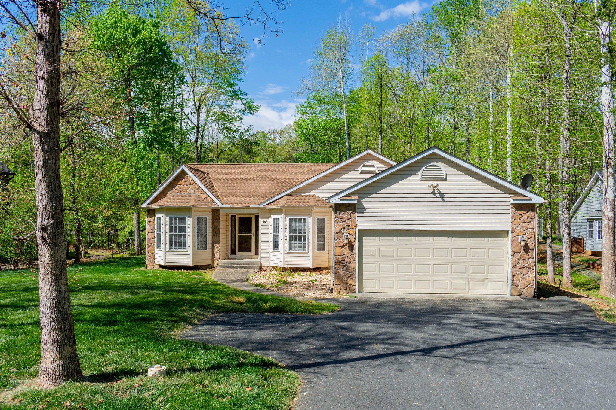 103 Aspen Court, Locust Grove