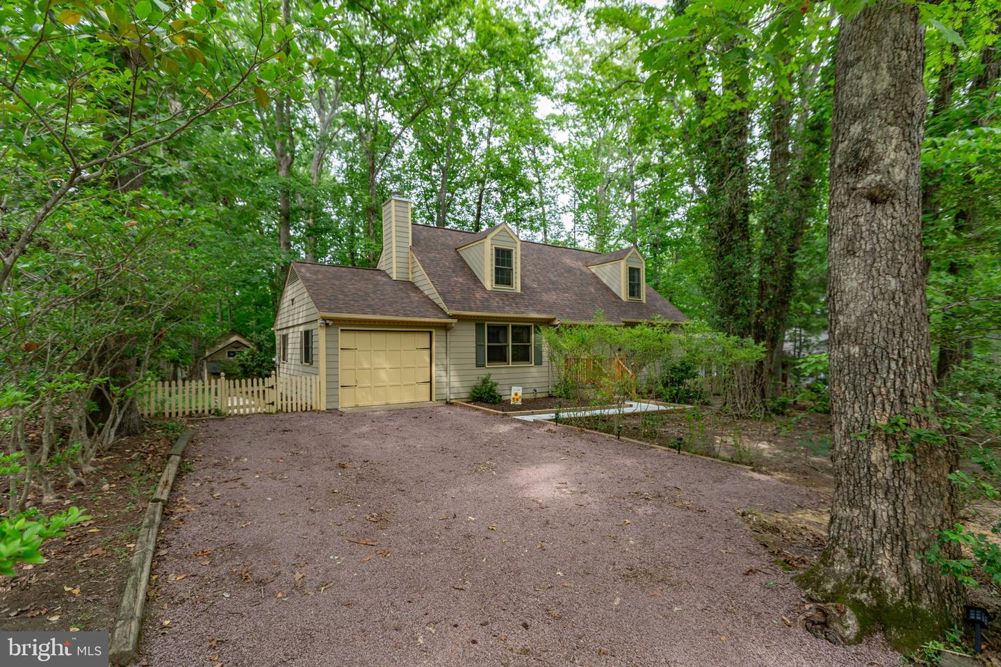 102 Eagle Court