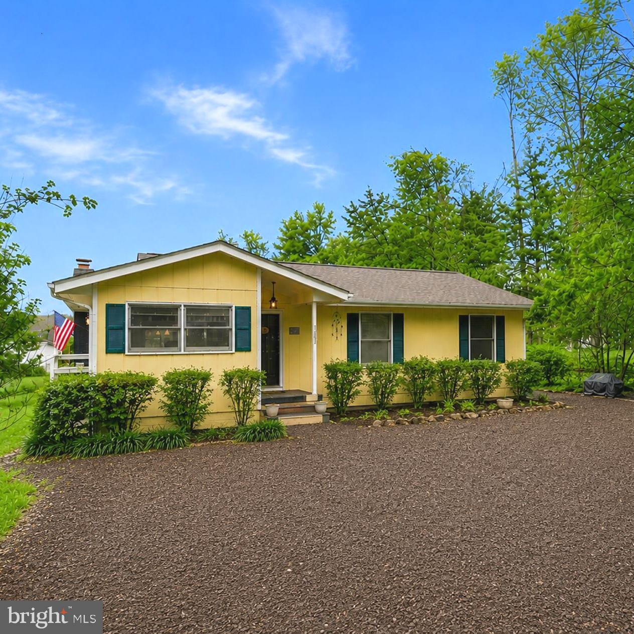 1353 Lakeview Parkway