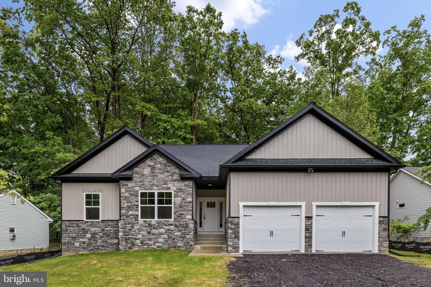 1109 Lakeview Parkway