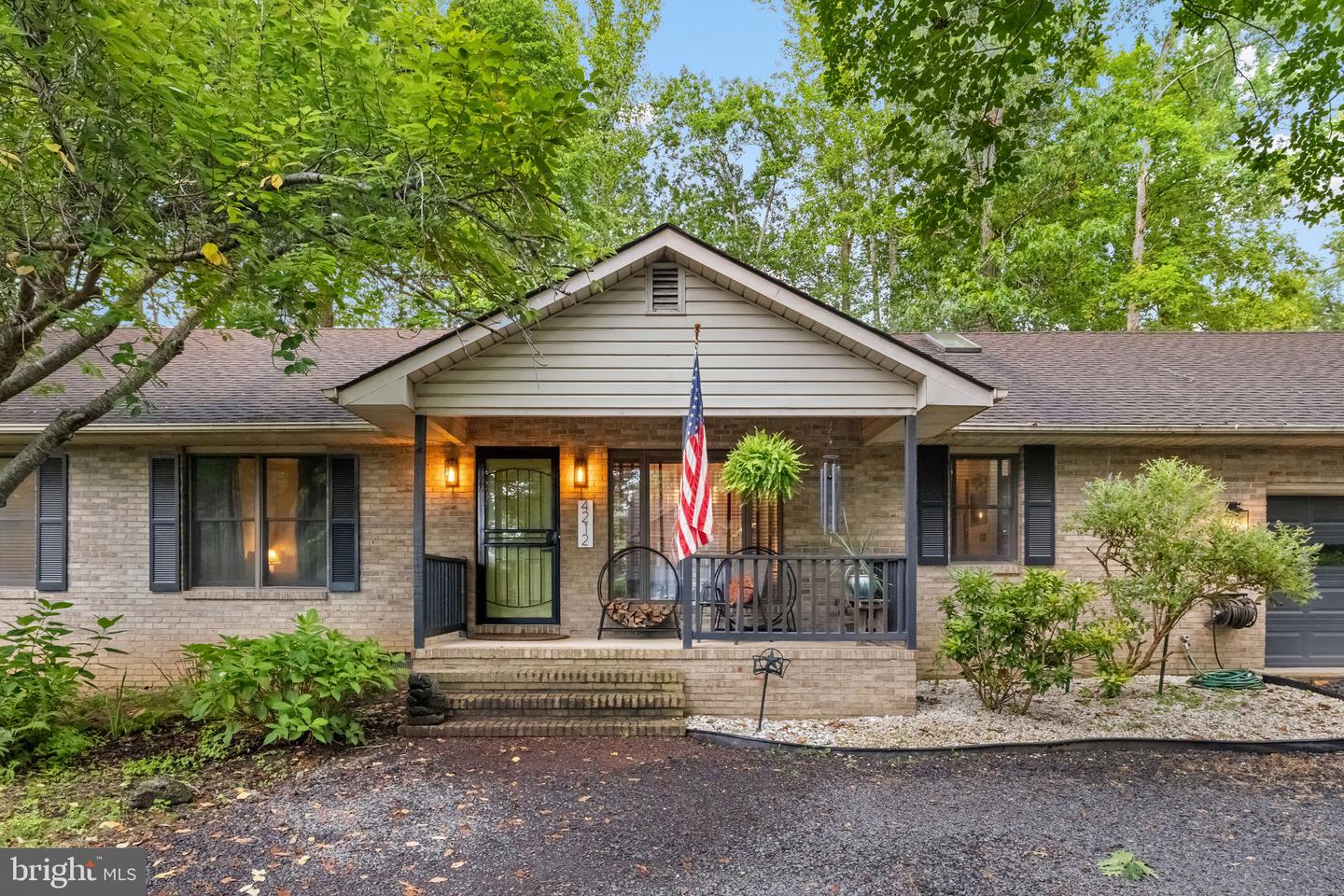 4212 Lakeview Parkway