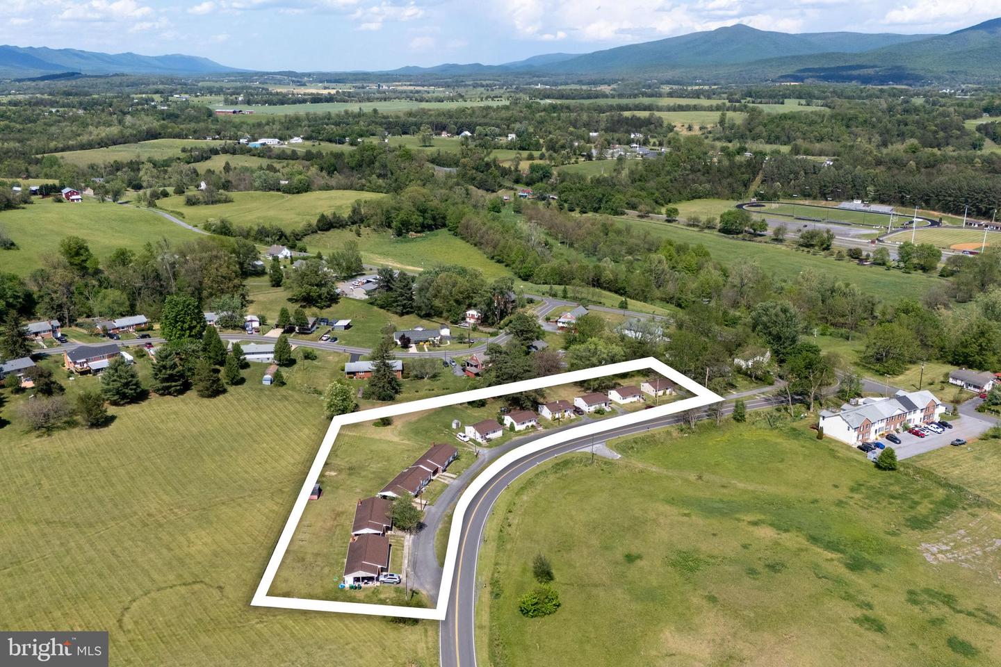 4 Cottage Drive, Luray