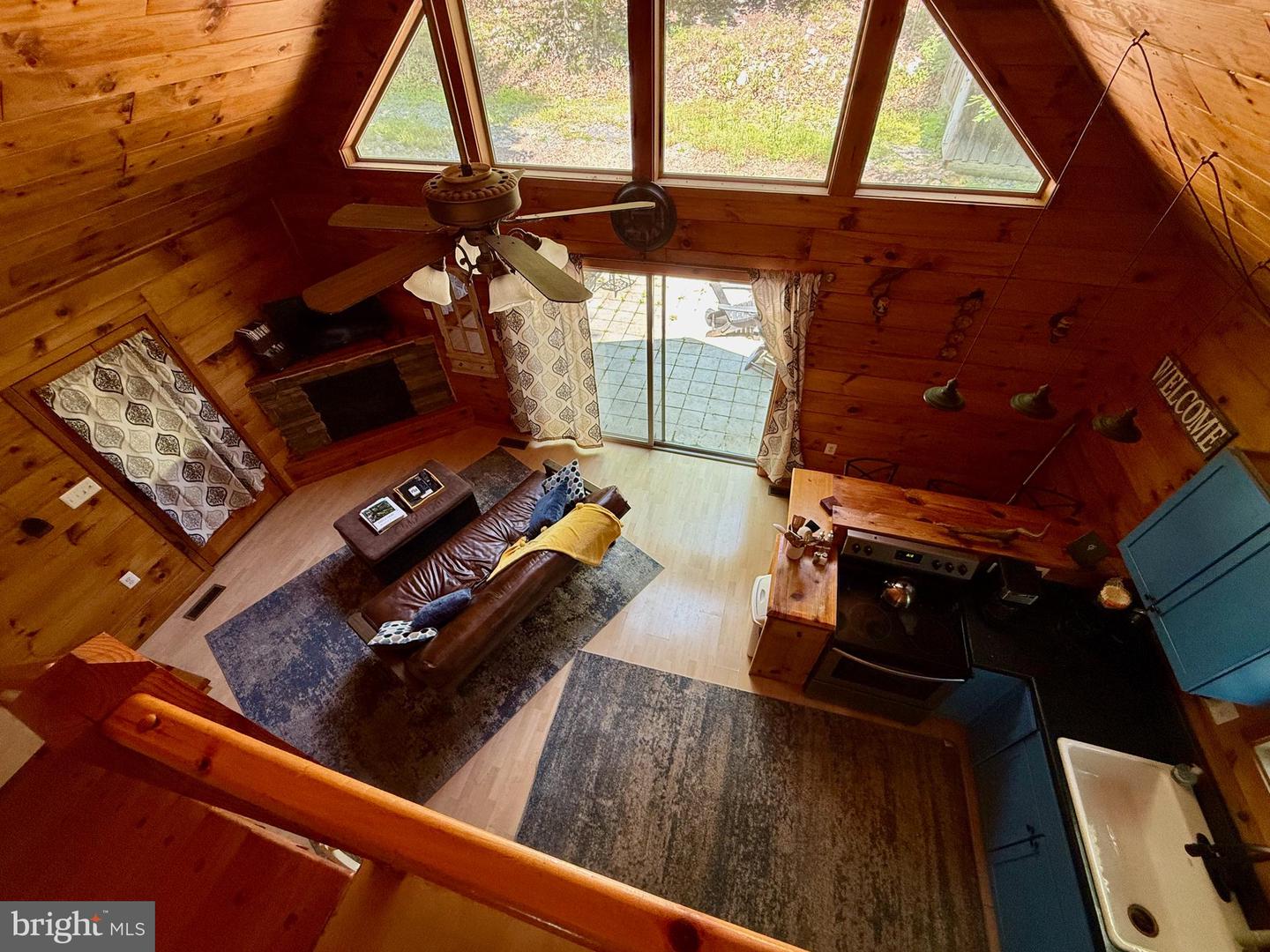 882 Lazy River West Road, Luray