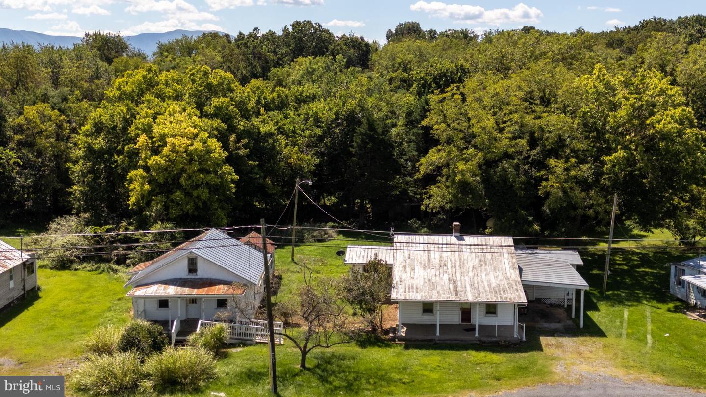 1819 Us Highway 211 W