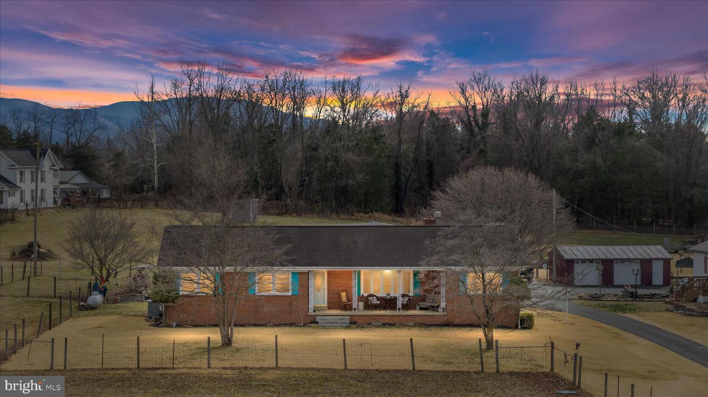 1596 Us Highway 211 E Bsn, Luray