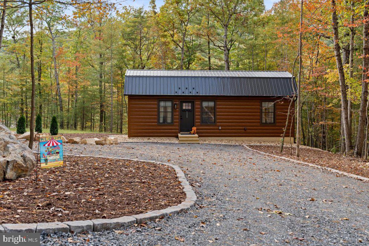 120 Catalpa Court, Luray