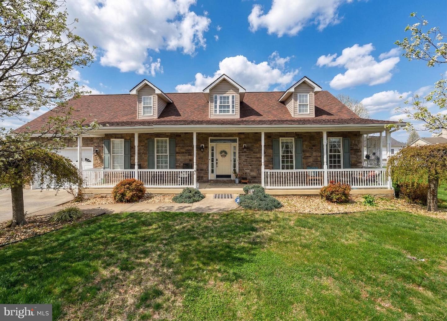 154 W Wanda Street
