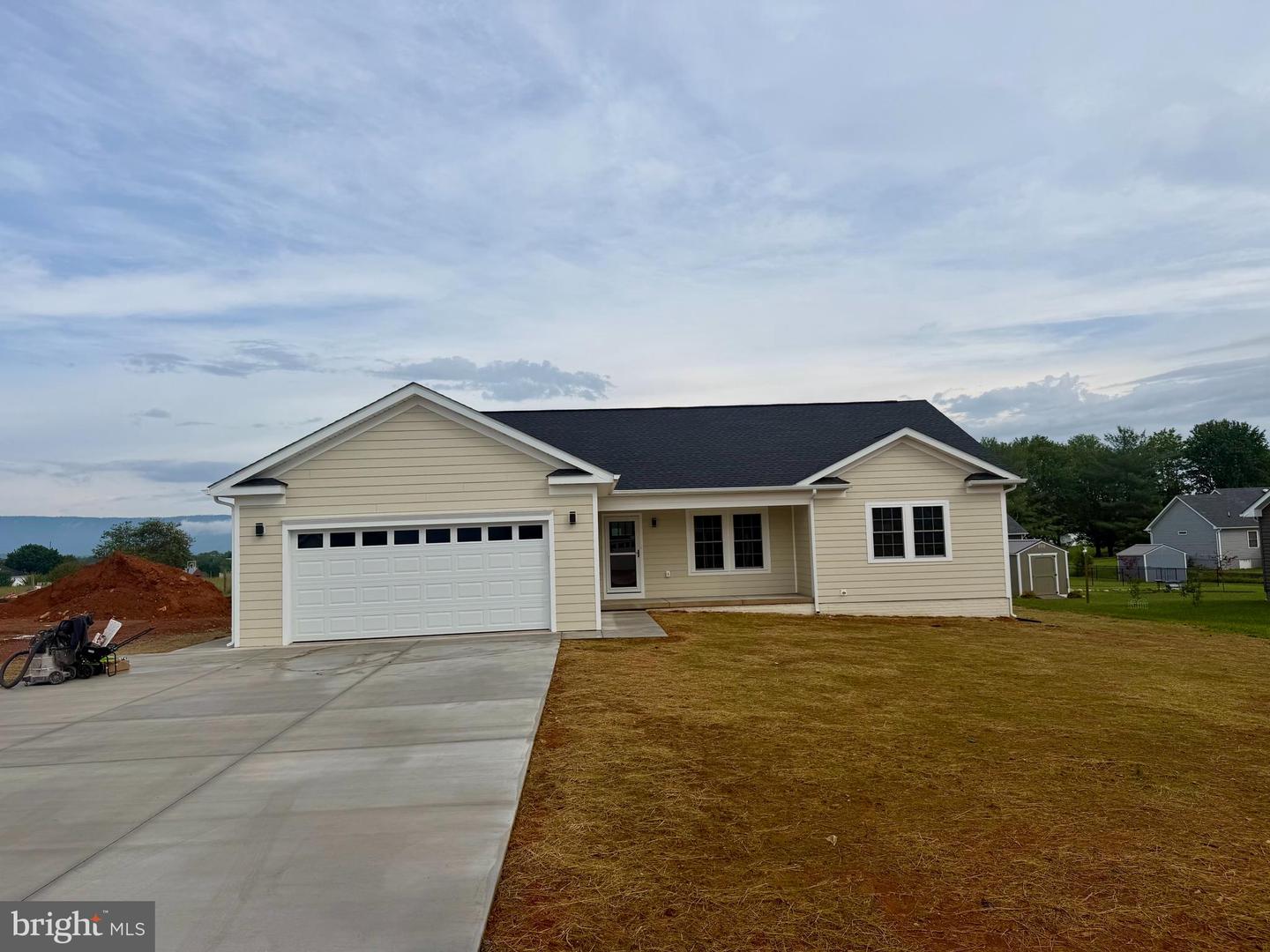 90 Arthur Lane, Luray