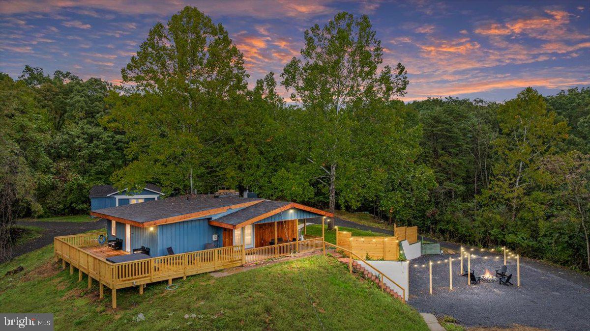 319 Lake Drive, Luray