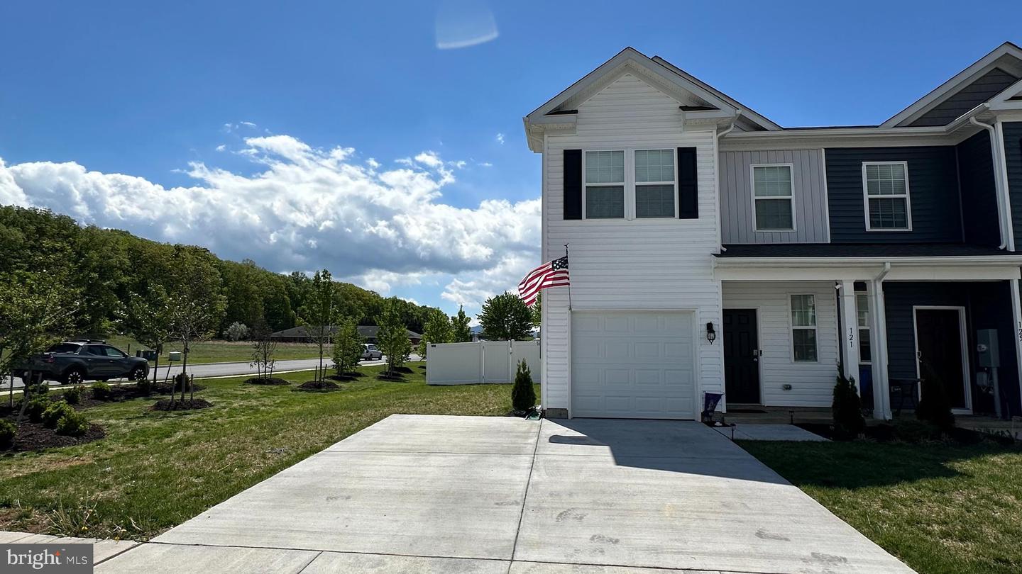 121 Caterpillar Drive, Luray
