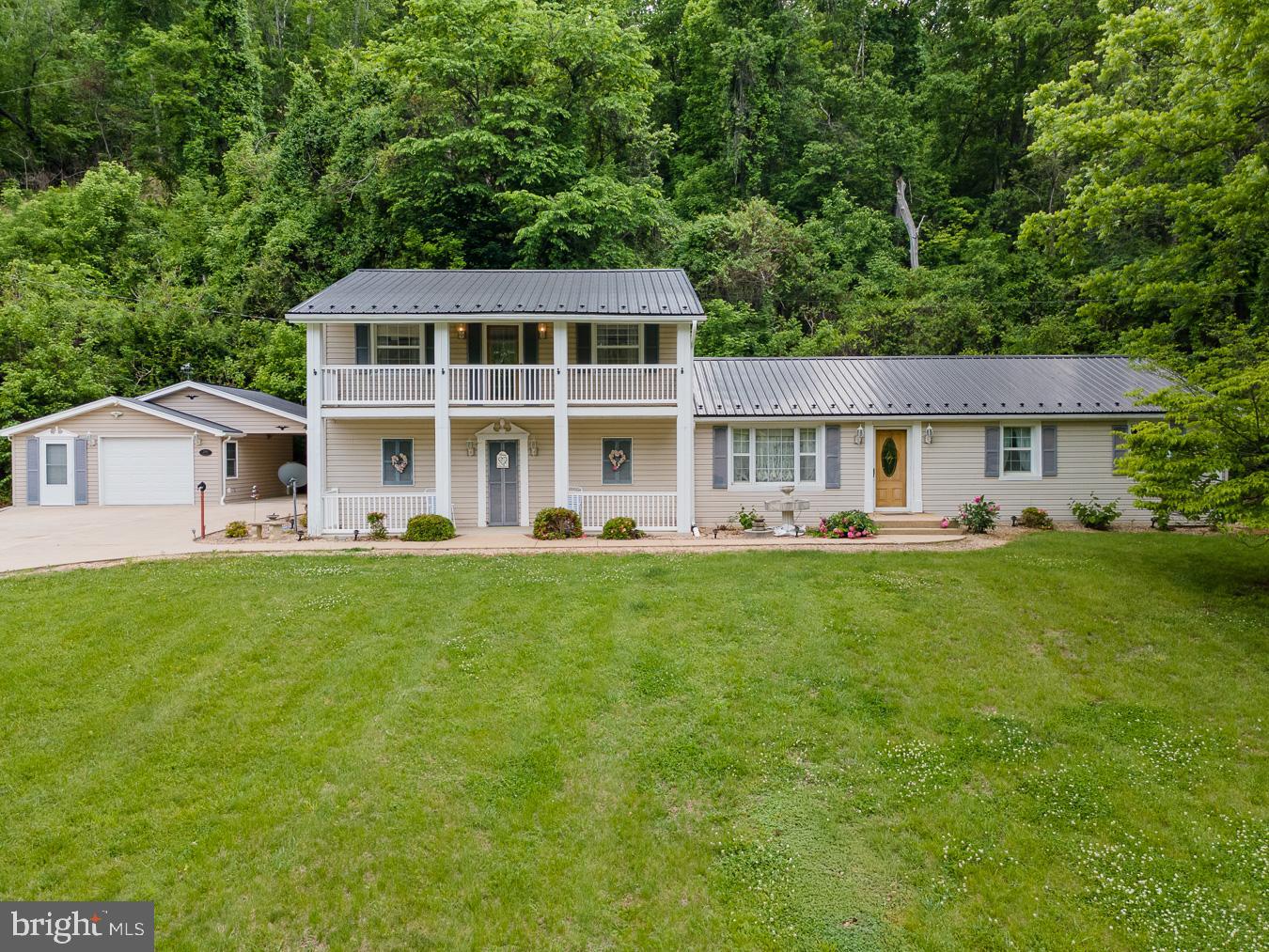2586 Pine Grove