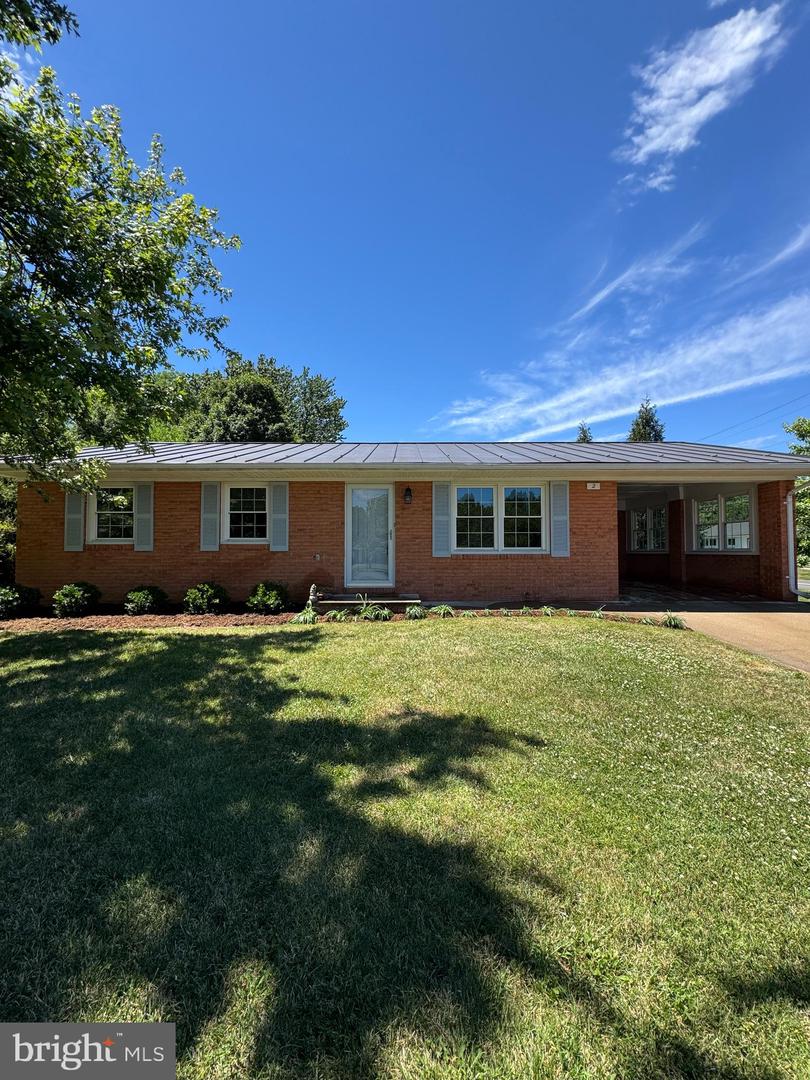 2 Springcrest Drive