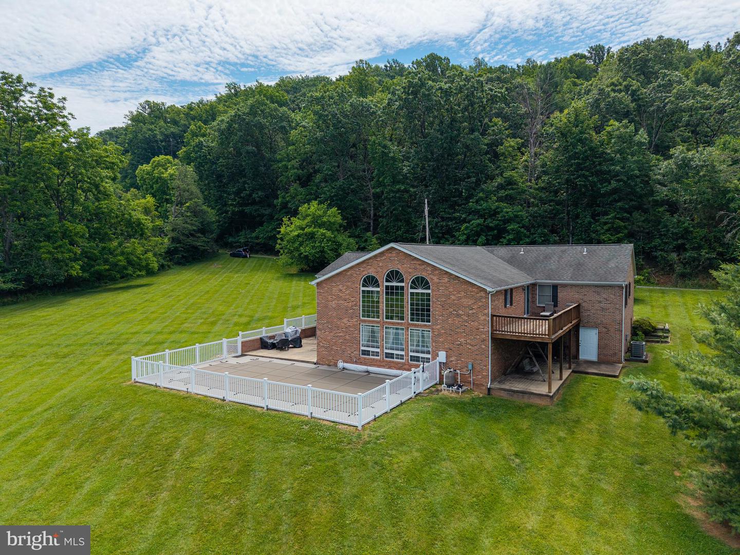 402 Lauck Lane