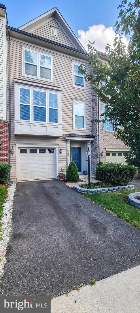 9127 Balaton Lake Lane, Bristow