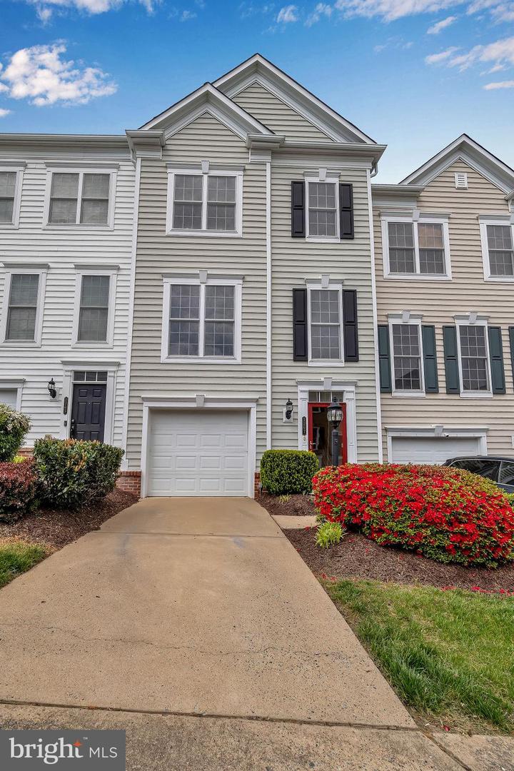 2207 Greywing Street, Woodbridge