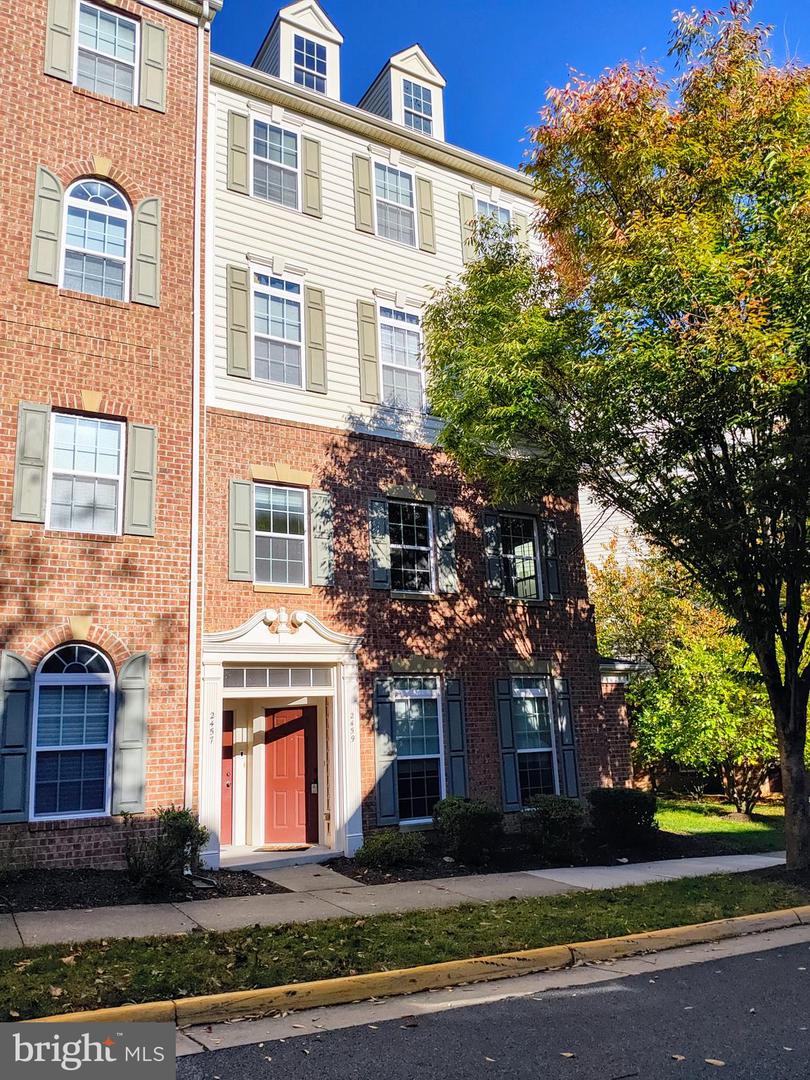 2459 Eastbourne Drive, Woodbridge