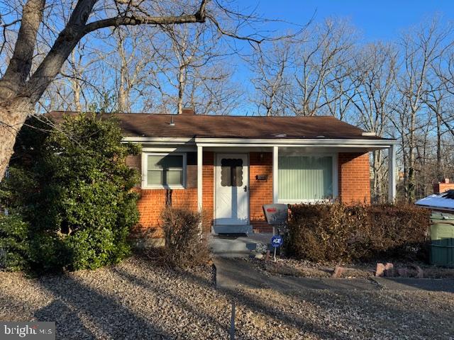 14323 Bismark Avenue, Woodbridge